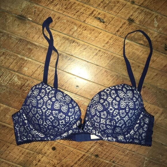 Victoria’s Secret Dream Angels push-up lacy bonded crossover 32B bra - Picture 1 of 4